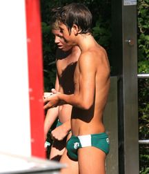 Swimming gear 5d9a4defac3d8.jpg