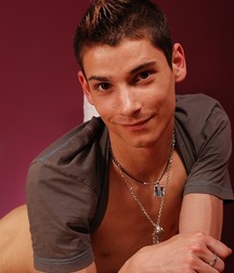 Martin - another hottie 5d9cdd68177be.jpg