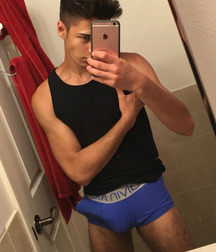 underwear-selfies 5d9ceb2659569.jpg