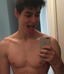 Selfie 3 5d8713693f848.jpg