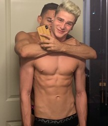 Selfie 3