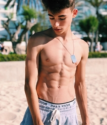 Instagram boys. 01 5d907f0cb7655.jpg