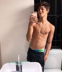 Instagram boys. 01 5d907f21569f9.jpg