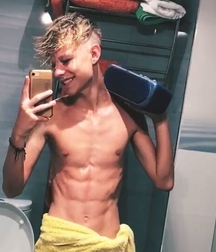 Instagram boys. 01 5d907f291f319.jpg