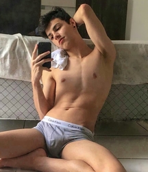 Instagram boys. 02 5da360e86cbcc.jpg