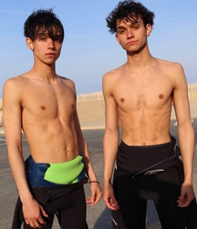 Instagram boys. 02 5da360f21fb1b.jpg