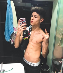Instagram boys. 02 5da3611e787ac.jpg