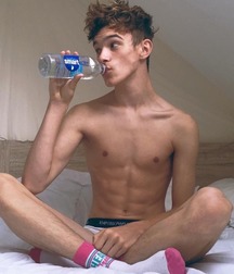 Boys. 01 5da5b8de52b1f.jpg