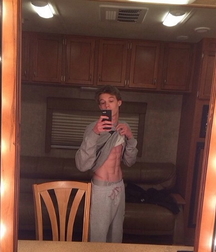 Instagram boys. 03 5da620a1eab34.jpg