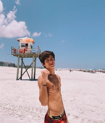Instagram boys. 03 5da620bf46f89.jpg