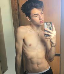 Instagram boys. 04 5dd4f4e92b999.jpg