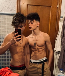 Instagram boys. 05 5e1b4f906170b.jpg