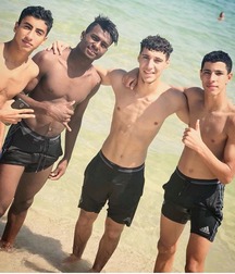 pix mix 5dfbc5e638675.jpg