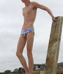 go for a swim twinks shirtless 5e9d7289862c9.jpg