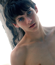 Cute boy 5d974f7b072e6.jpg
