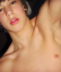Boys, boys 5d98a02db0e78.jpg