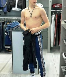 Boys, boys 5d98a0341bda4.jpg