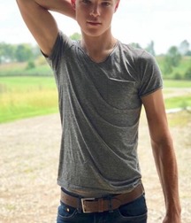 Boys,boys 5d99a3409ce9a.jpg