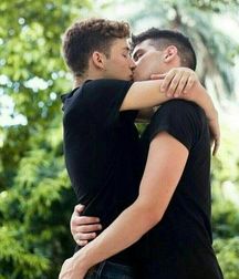 Boys, Boys 5dbdc314651f1.jpg