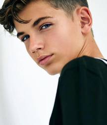 Boys, Boys 5dc58272cc1f2.jpg