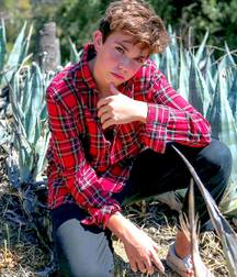 Boys, Boys 5dc5827a52d3b.jpg