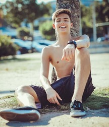 Boys, Boys 5dca6f5a93dd6.jpg
