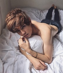 Boys, Boys 5dca6f5e4ad21.jpg