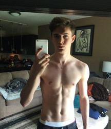 Boys, Boys 5dcb1b51611d0.jpg