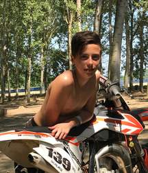 Boys, Boys 5dd8f9e65443e.jpg