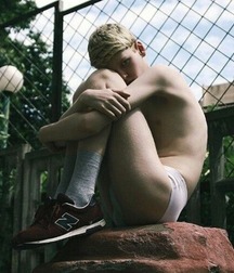 Sexy Buns, Sexy Boys 5dac646d1b2be.jpg