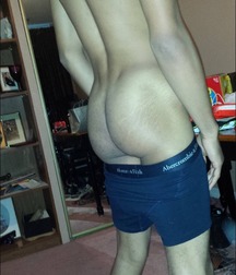 Black and white ass 5da191ea56fc0.jpg