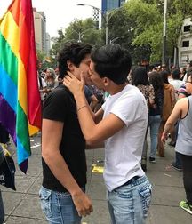 romance and bromance 5df980ed257ef.jpg