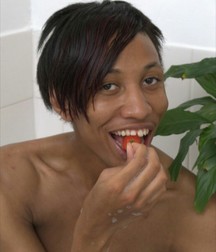 Hurry up in there! 5e9cc6517df12.jpg