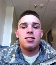me jeremy.poole age 19 5db4a9988ca71.jpg