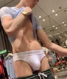 hot BOY 5dd289e4e6bf1.jpg