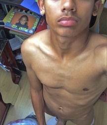 Hung Latino 5dc2131adf572.jpg
