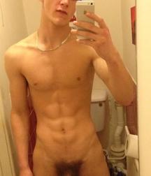Fit English guy Travis 5dc21386d3065.jpg