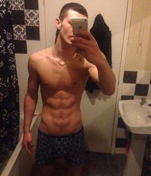 Fit English guy Travis 5dc2138c6532b.jpg