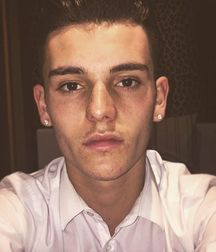 Mirror selfie cute British lad 5dc215ce07c78.jpg