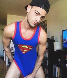 Gay porn star Cory Kane 5dc217ecaf342.jpg
