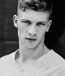Polish model Michal Dudak 5dc21922b1d6b.jpg