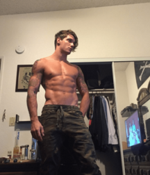 Sexy tattooed muscular Sebastian 5dc21e2b84a33.png
