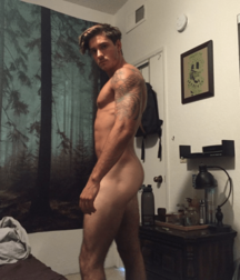 Sexy tattooed muscular Sebastian 5dc21e4371fe7.png