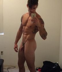 Sexy tattooed muscular Sebastian 5dc21e498872e.jpg