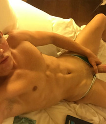 Cute straight guy 5dc28e69cccd1.jpg