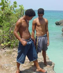 Two Pairs of Hot Latino Boys 5dc9c2d7b7ab3.jpg
