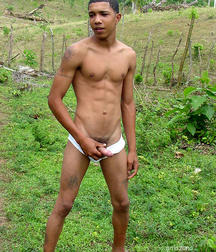 Amazona Boys 5dd15a4e1999b.jpg