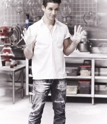 Sexy gay pastry chef Yigit Pura 5982a8b9a73de.jpg