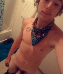 Straight Boy From Portland 5dcdbdaf43c06.jpg