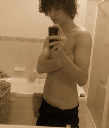 Black&White 5dd337392be6d.jpg